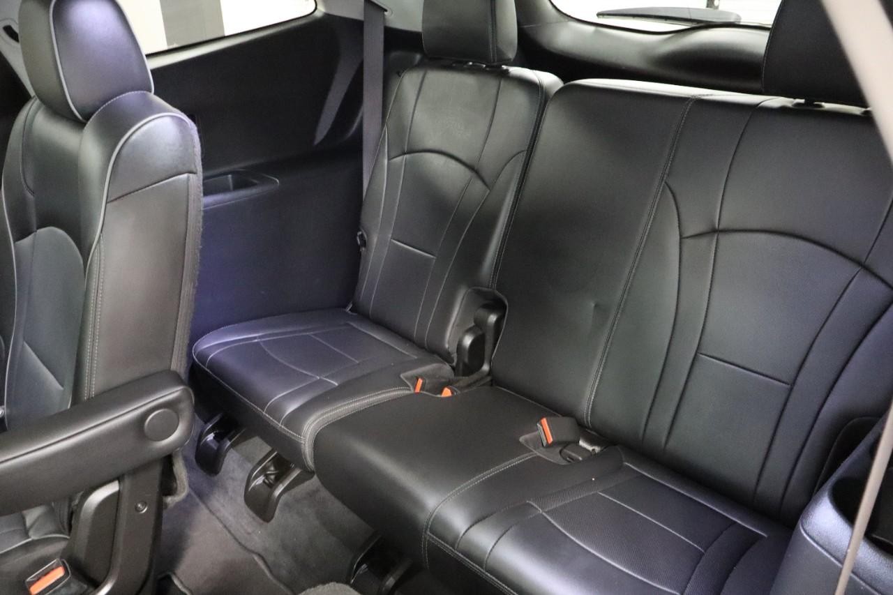 Buick Enclave Vehicle Full-screen Gallery Image 18