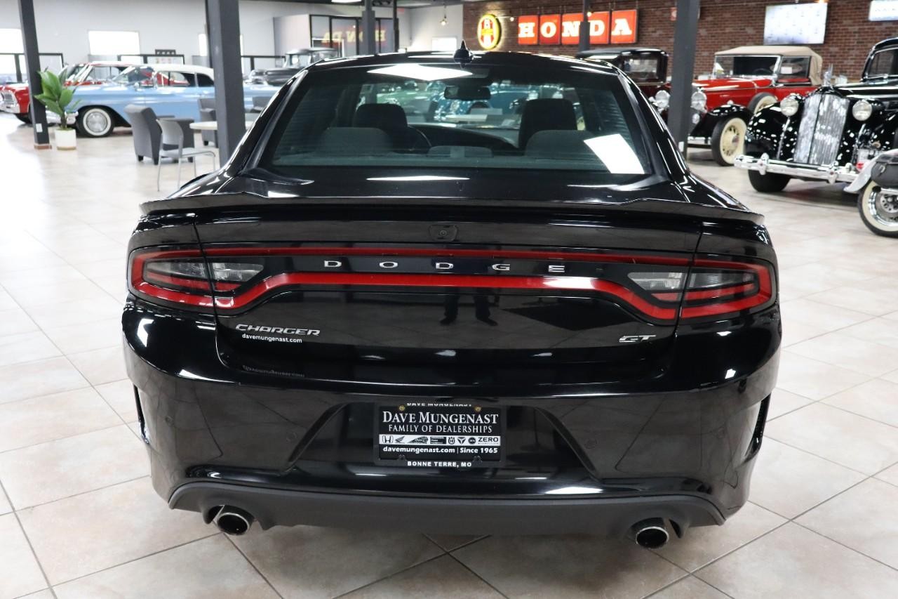 Dodge Charger Vehicle Full-screen Gallery Image 4