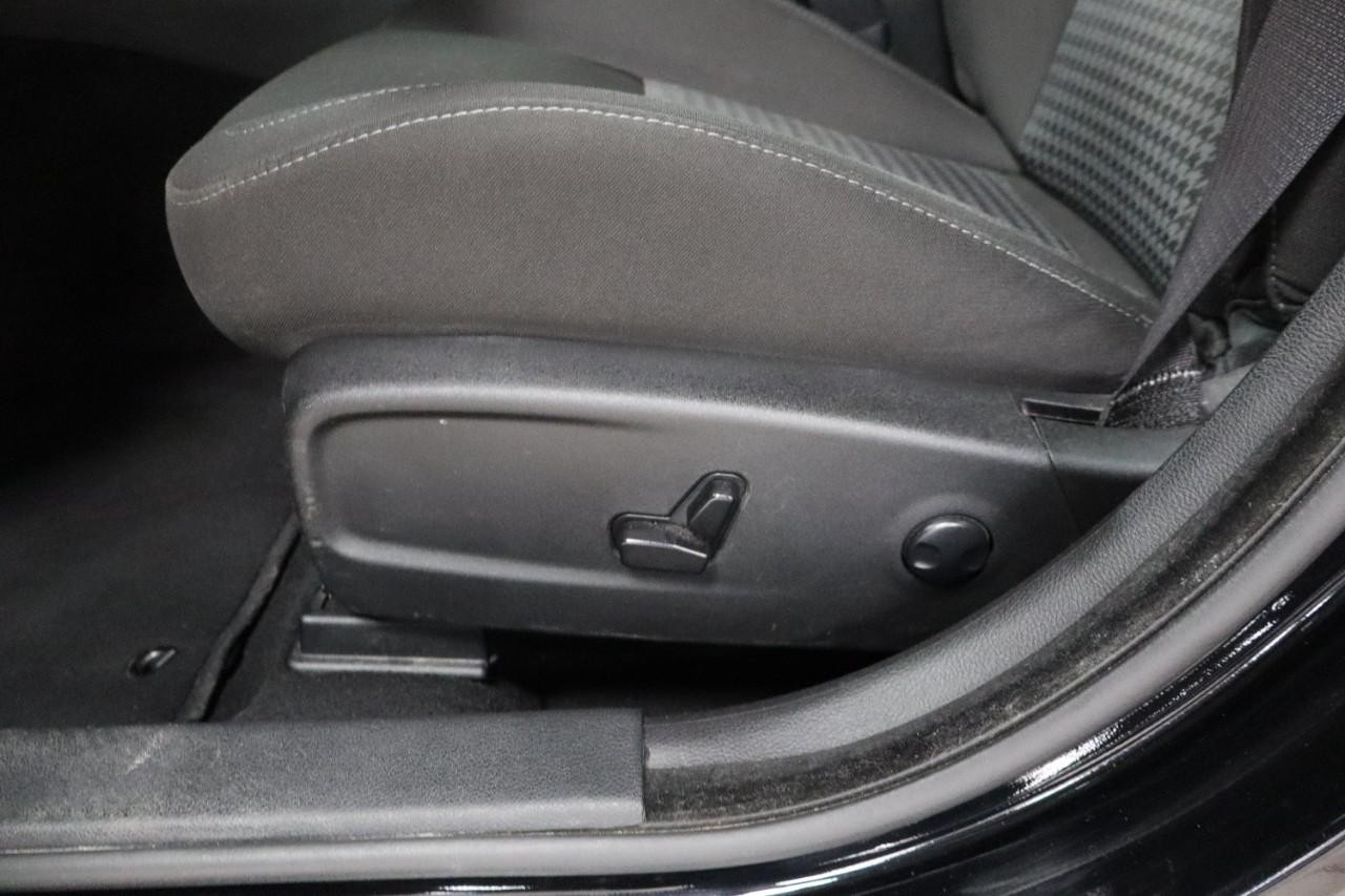 Dodge Charger Vehicle Full-screen Gallery Image 10