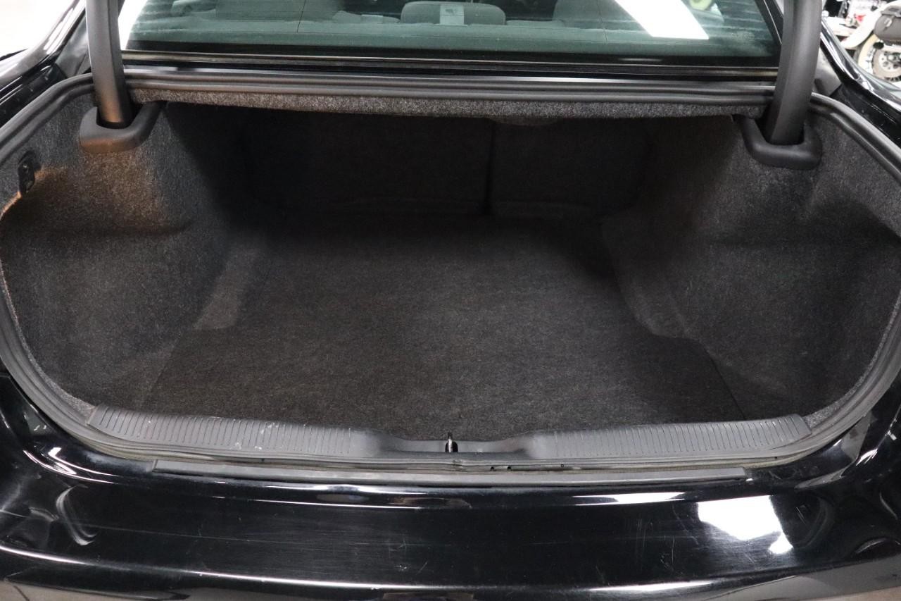 Dodge Charger Vehicle Full-screen Gallery Image 19
