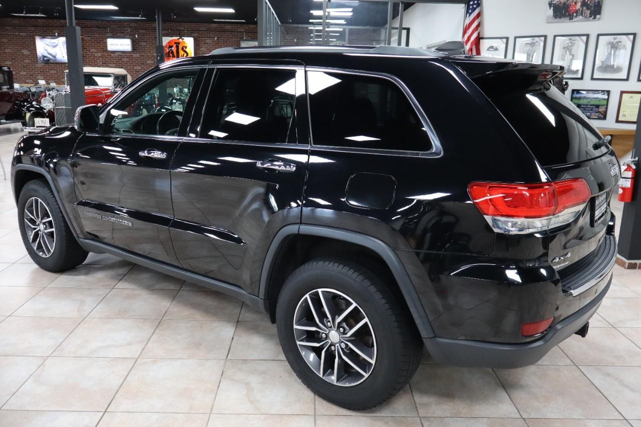 Jeep Grand Cherokee Vehicle Full-screen Gallery Image 3