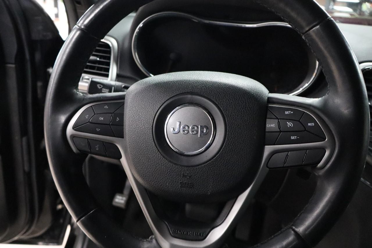 Jeep Grand Cherokee Vehicle Full-screen Gallery Image 13