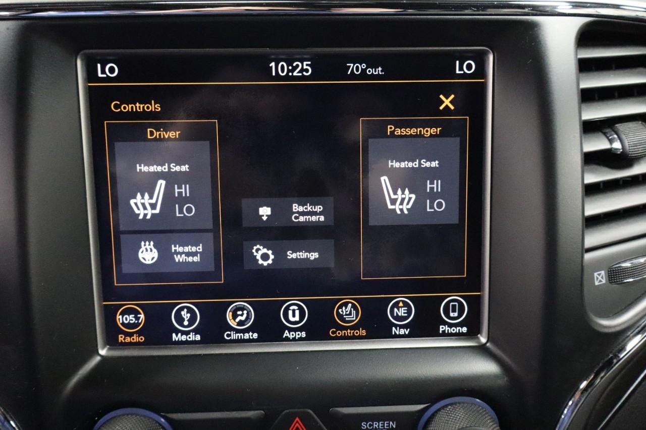 Jeep Grand Cherokee Vehicle Full-screen Gallery Image 17