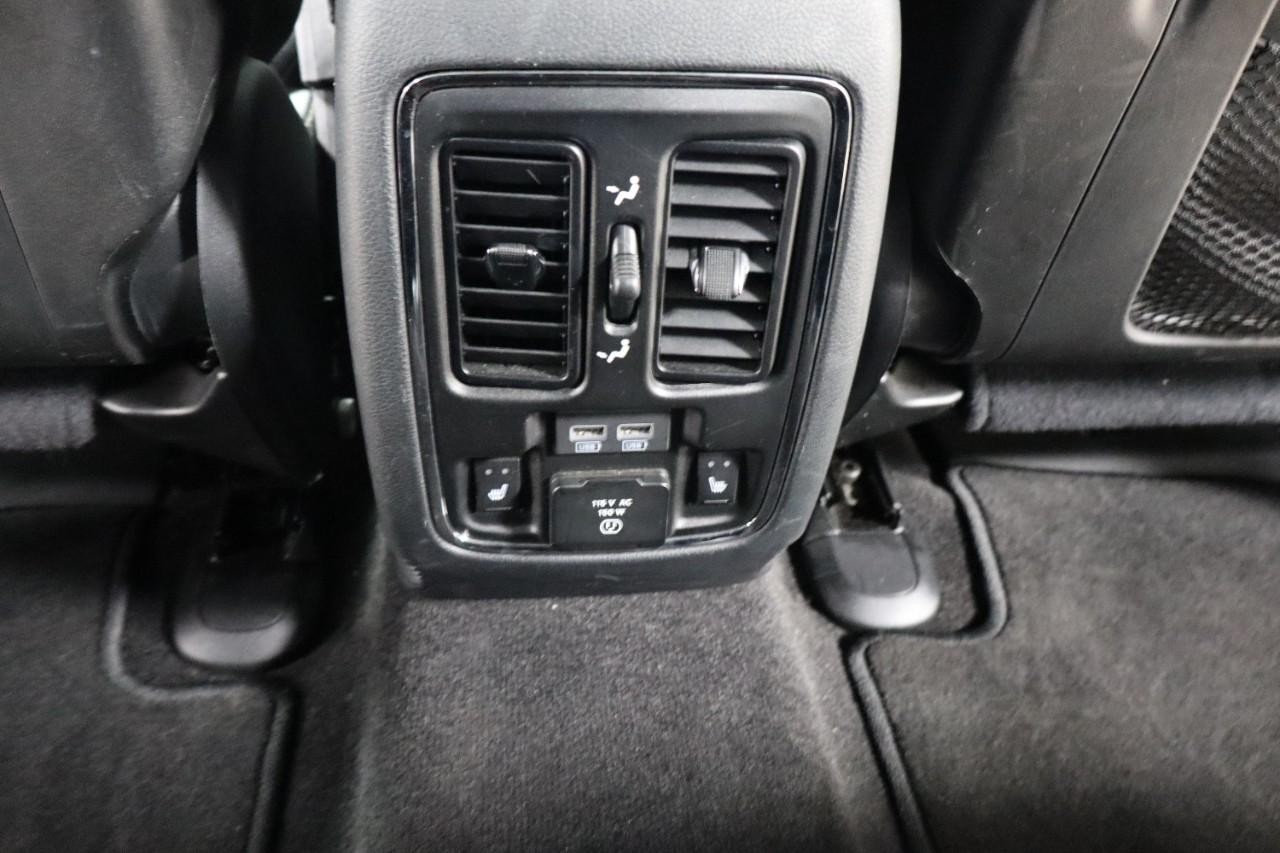 Jeep Grand Cherokee Vehicle Full-screen Gallery Image 19