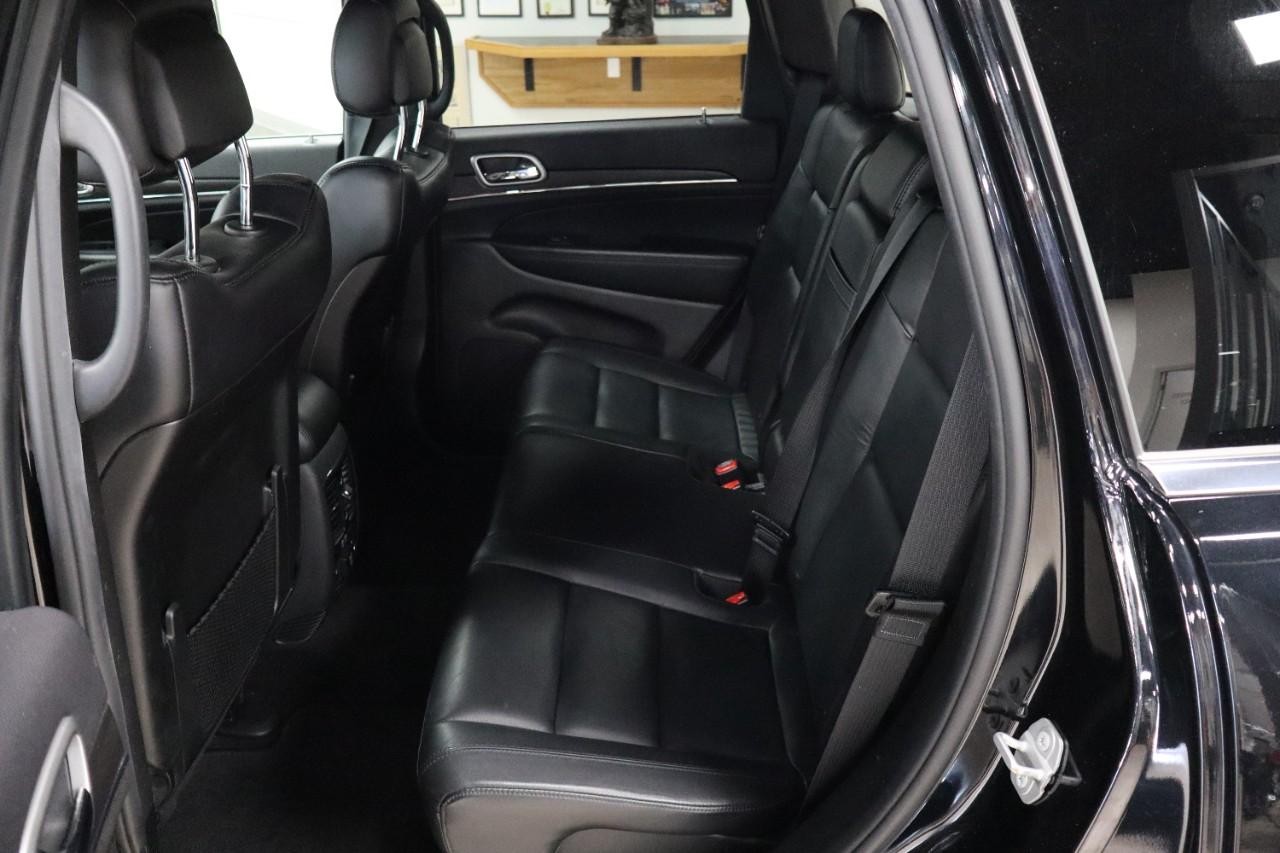 Jeep Grand Cherokee Vehicle Full-screen Gallery Image 20