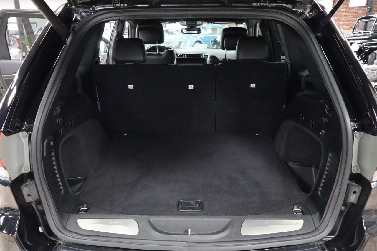 Jeep Grand Cherokee Vehicle Full-screen Gallery Image 21