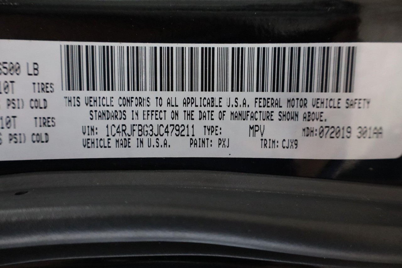 Jeep Grand Cherokee Vehicle Full-screen Gallery Image 22