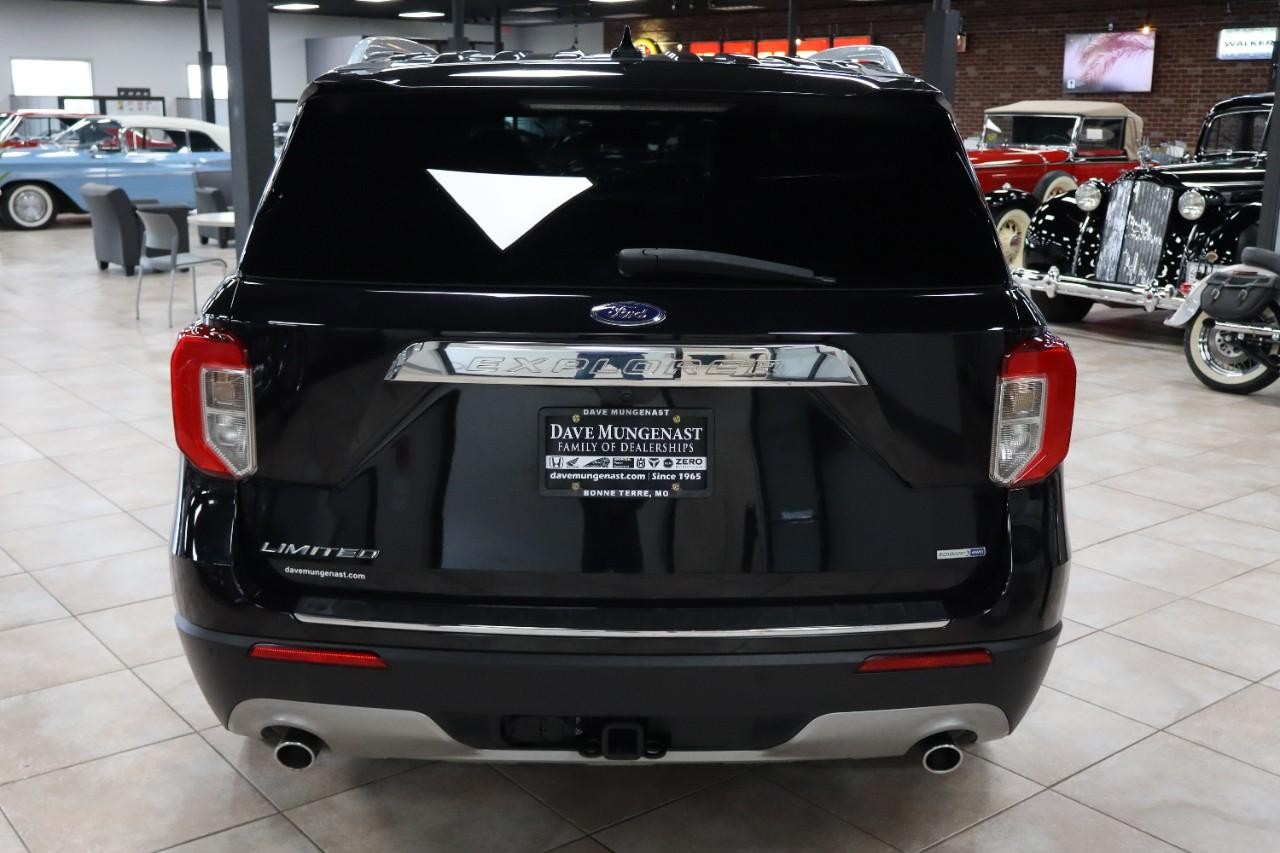 Ford Explorer Vehicle Full-screen Gallery Image 4