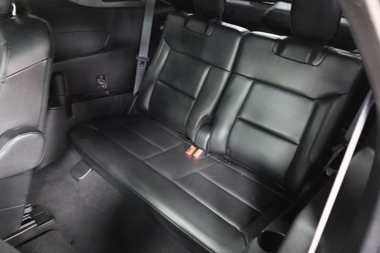 Ford Explorer Vehicle Full-screen Gallery Image 18