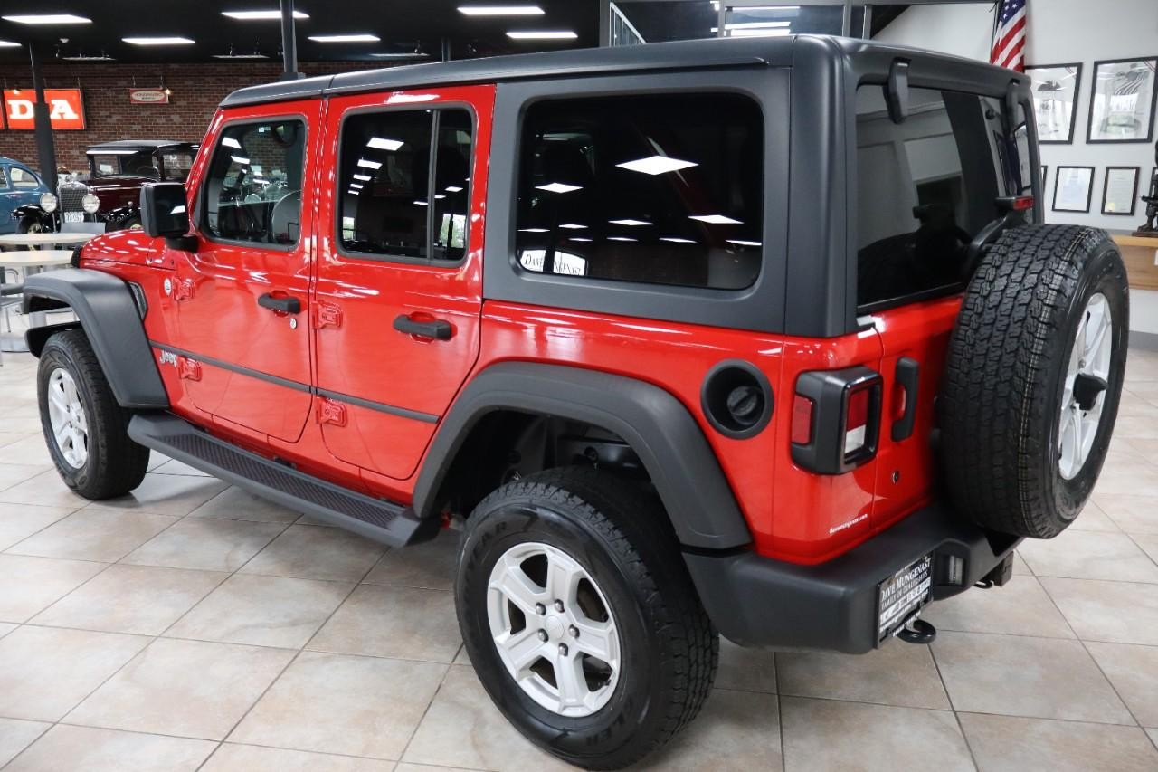 Jeep Wrangler Unlimited Vehicle Full-screen Gallery Image 3