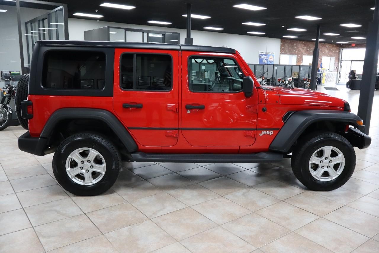 Jeep Wrangler Unlimited Vehicle Full-screen Gallery Image 6