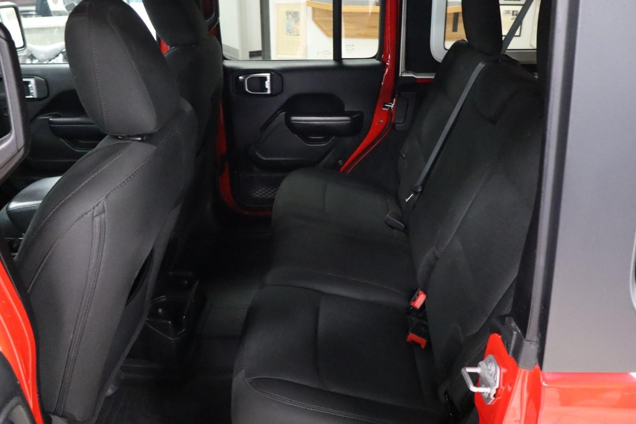 Jeep Wrangler Unlimited Vehicle Full-screen Gallery Image 17