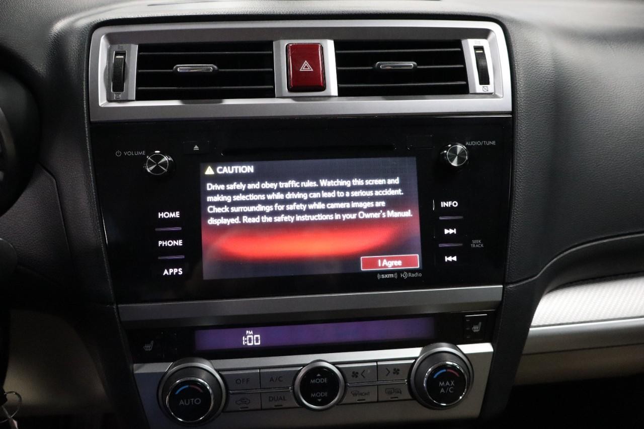 Subaru Legacy Vehicle Full-screen Gallery Image 15