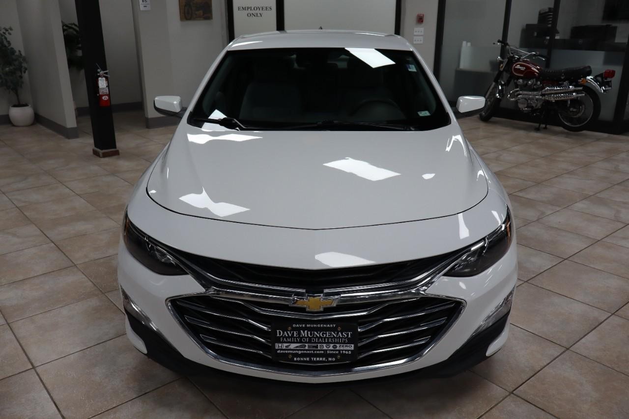 Chevrolet Malibu Vehicle Full-screen Gallery Image 8