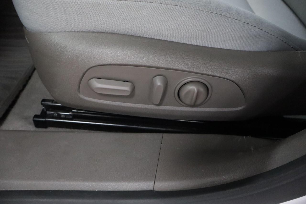 Chevrolet Malibu Vehicle Full-screen Gallery Image 10