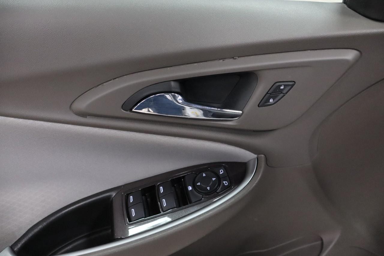 Chevrolet Malibu Vehicle Full-screen Gallery Image 11