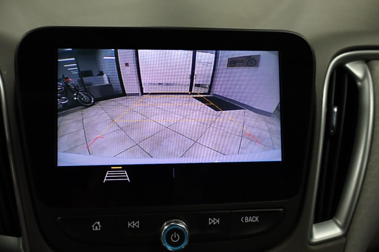 Chevrolet Malibu Vehicle Full-screen Gallery Image 14