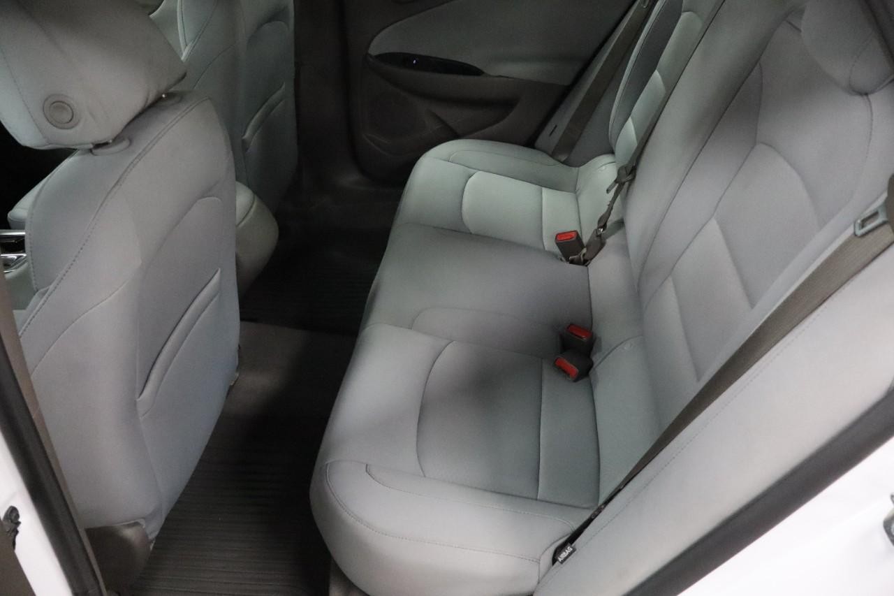 Chevrolet Malibu Vehicle Full-screen Gallery Image 16