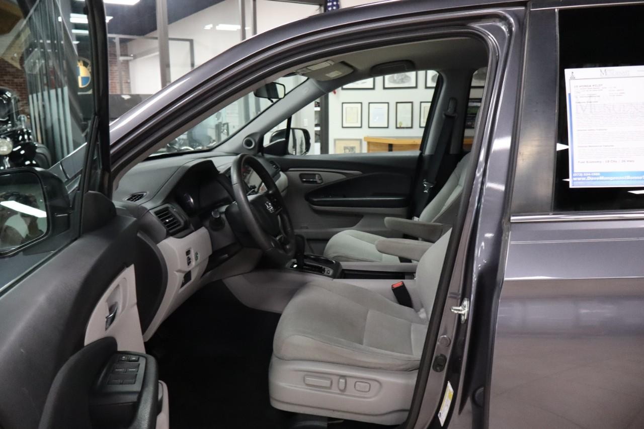 Honda Pilot Vehicle Full-screen Gallery Image 9