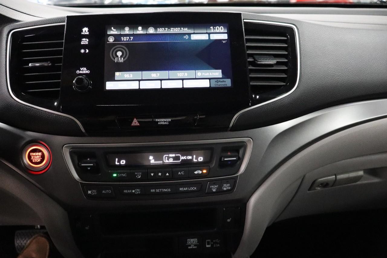 Honda Pilot Vehicle Full-screen Gallery Image 15