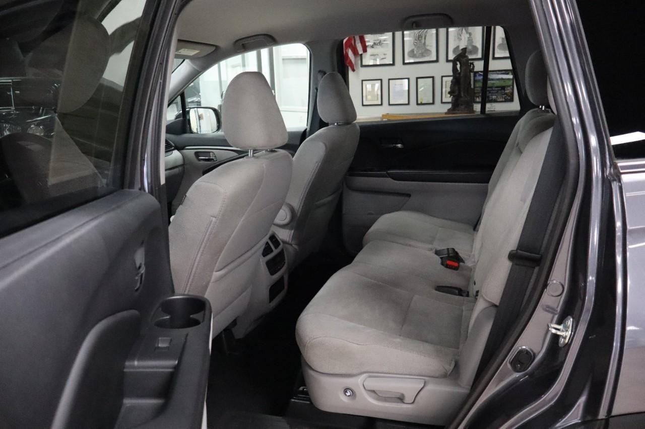 Honda Pilot Vehicle Full-screen Gallery Image 17