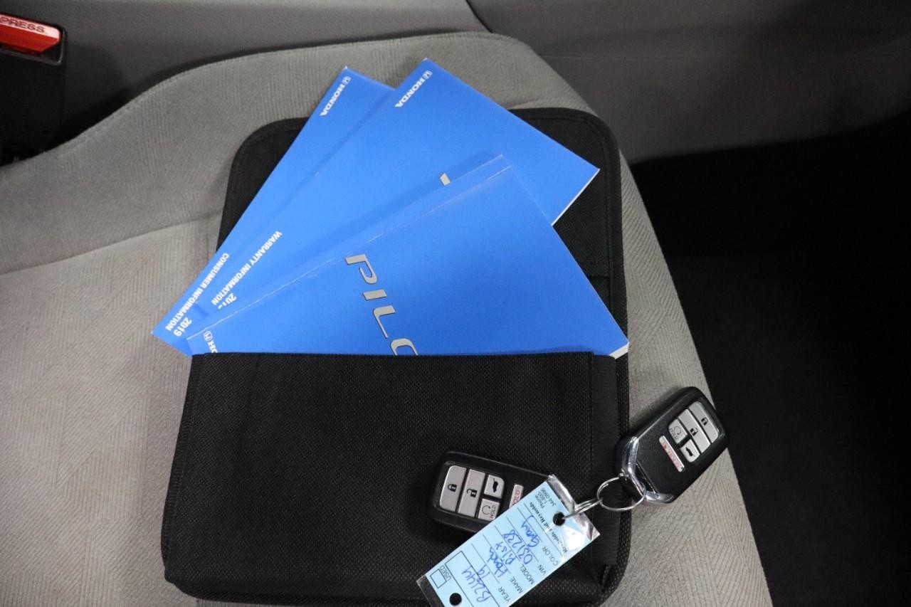 Honda Pilot Vehicle Full-screen Gallery Image 24