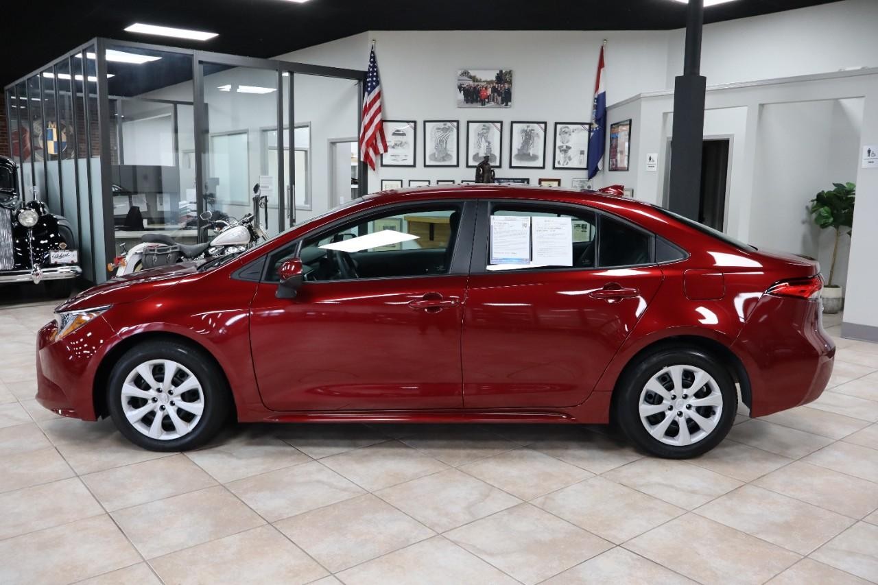 Toyota Corolla Vehicle Full-screen Gallery Image 2