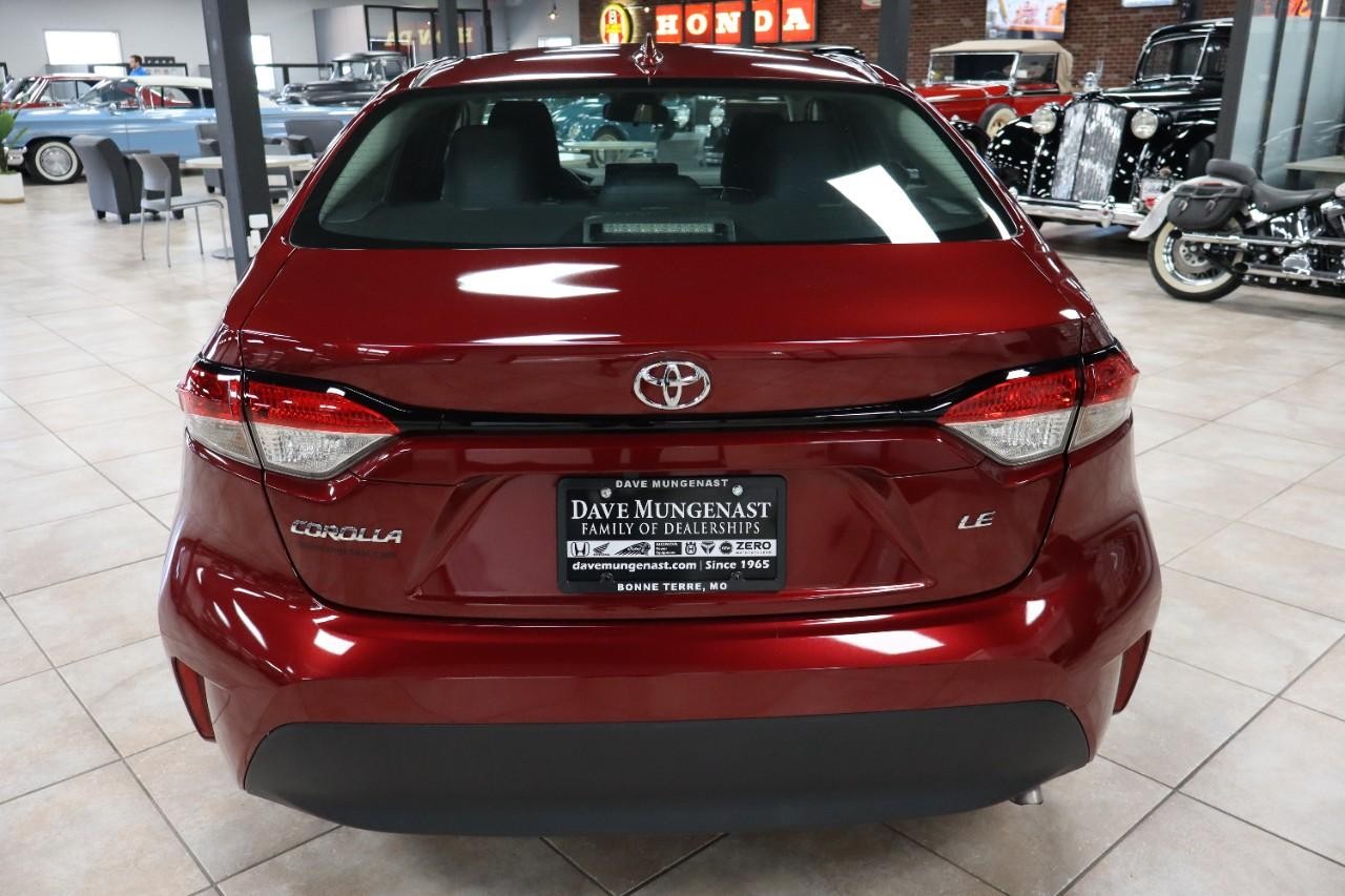 Toyota Corolla Vehicle Full-screen Gallery Image 4