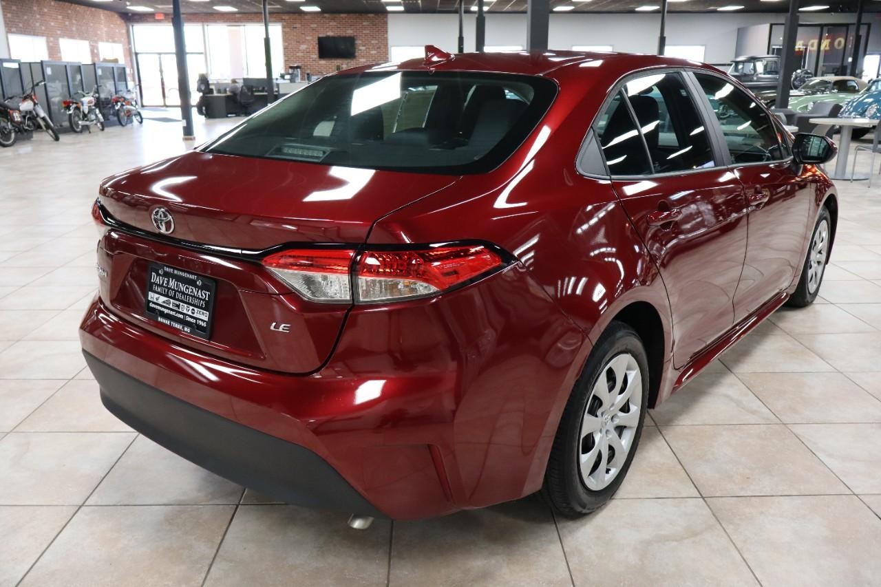 Toyota Corolla Vehicle Full-screen Gallery Image 5