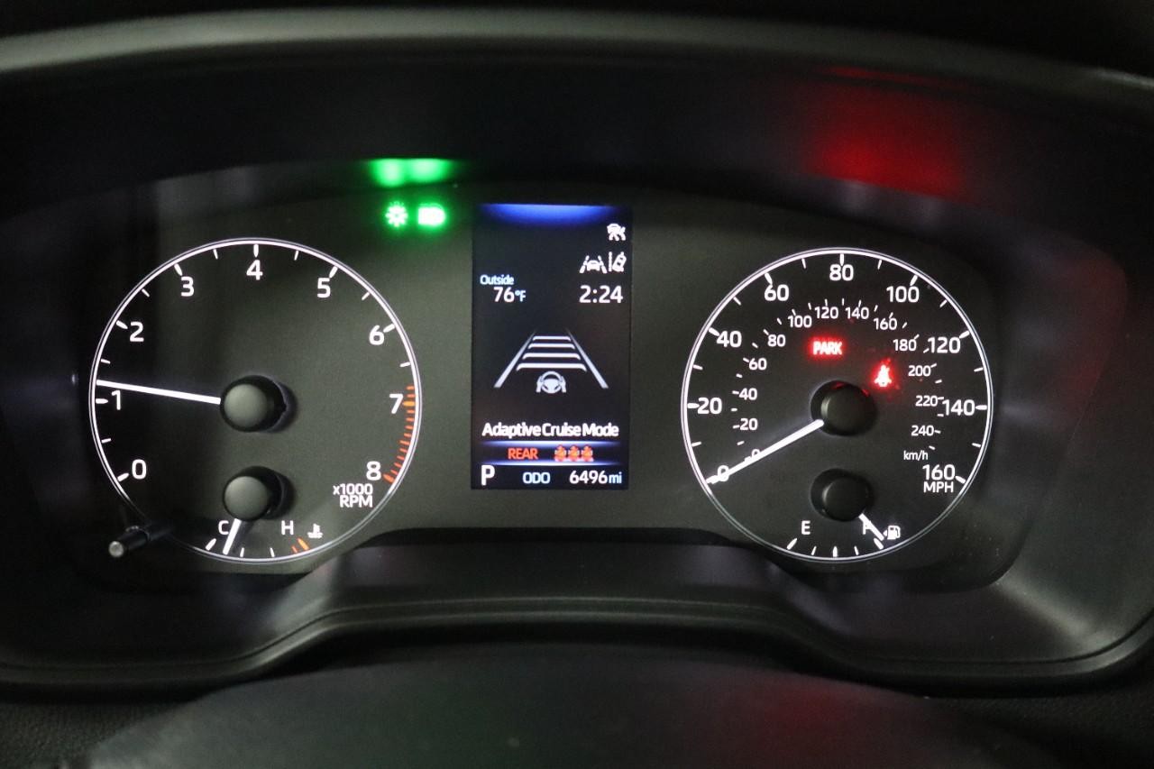 Toyota Corolla Vehicle Full-screen Gallery Image 12