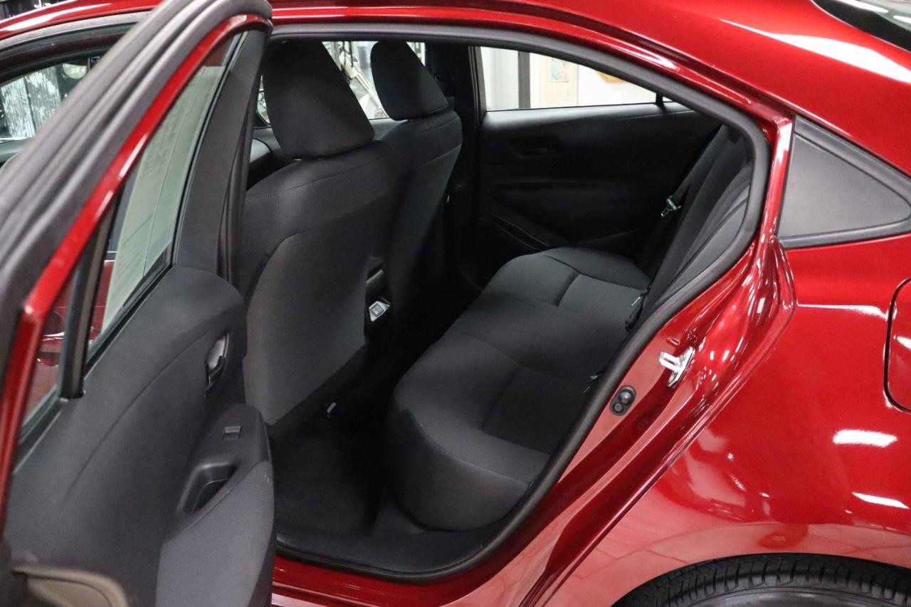 Toyota Corolla Vehicle Full-screen Gallery Image 15