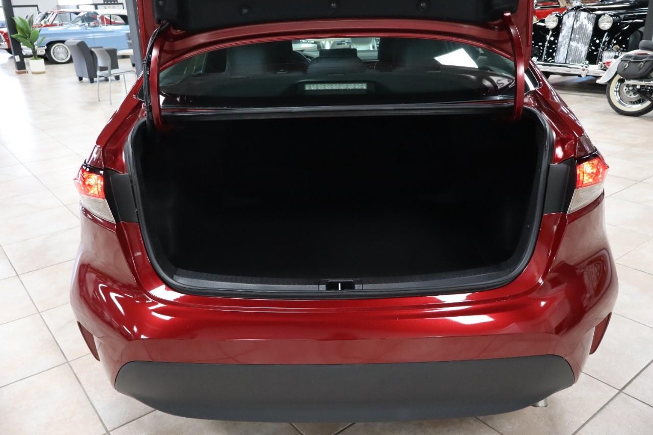 Toyota Corolla Vehicle Full-screen Gallery Image 17