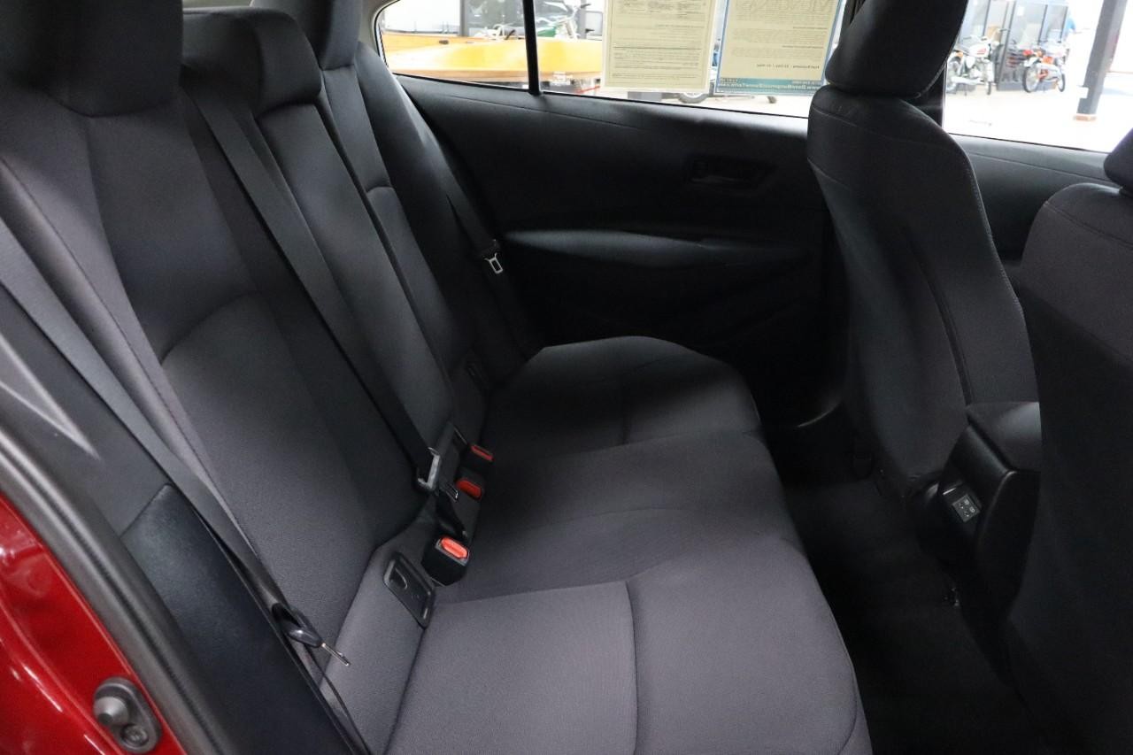 Toyota Corolla Vehicle Full-screen Gallery Image 19