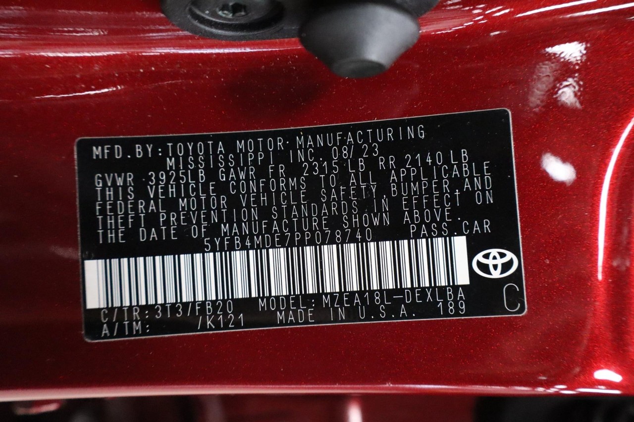 Toyota Corolla Vehicle Full-screen Gallery Image 22