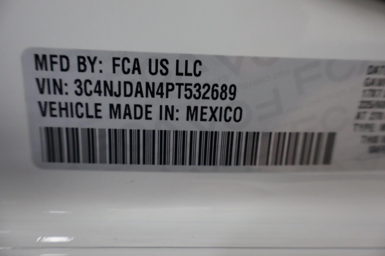 Jeep Compass Vehicle Full-screen Gallery Image 18