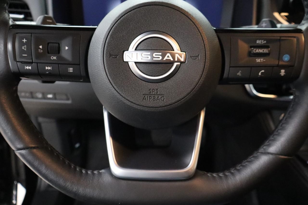 Nissan Rogue Vehicle Full-screen Gallery Image 14