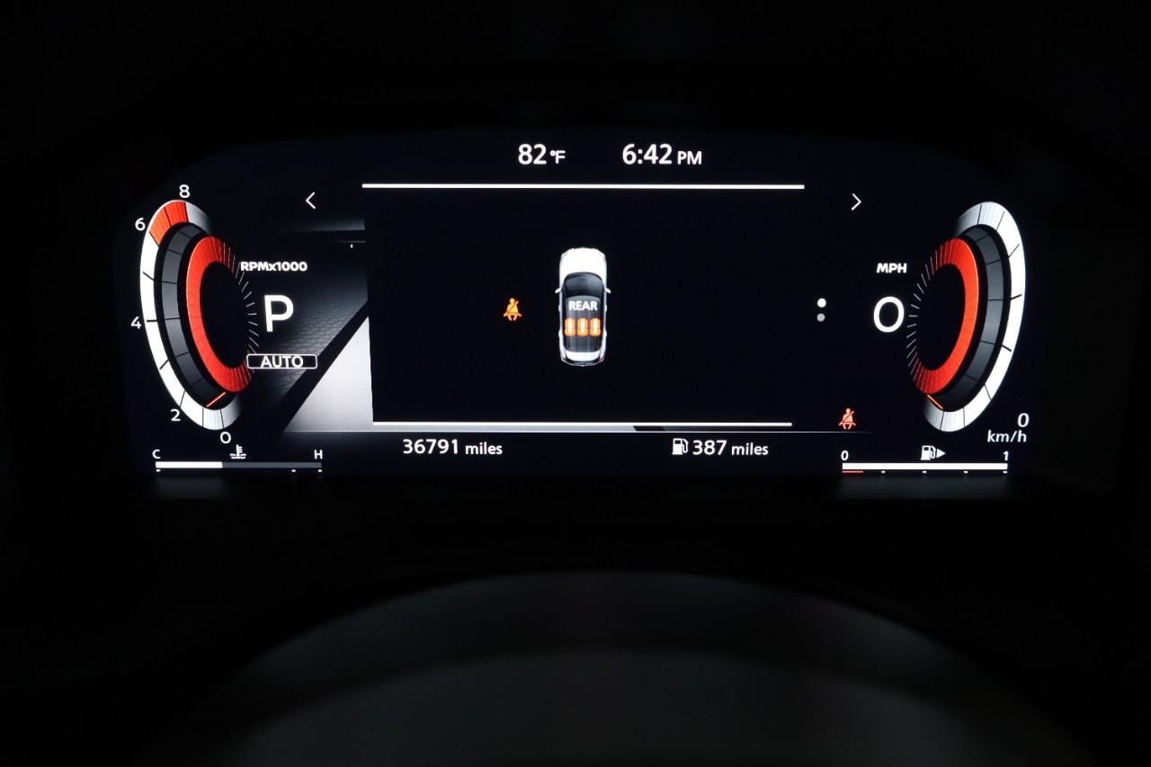 Nissan Rogue Vehicle Full-screen Gallery Image 15