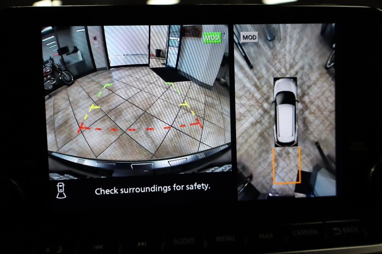 Nissan Rogue Vehicle Full-screen Gallery Image 16