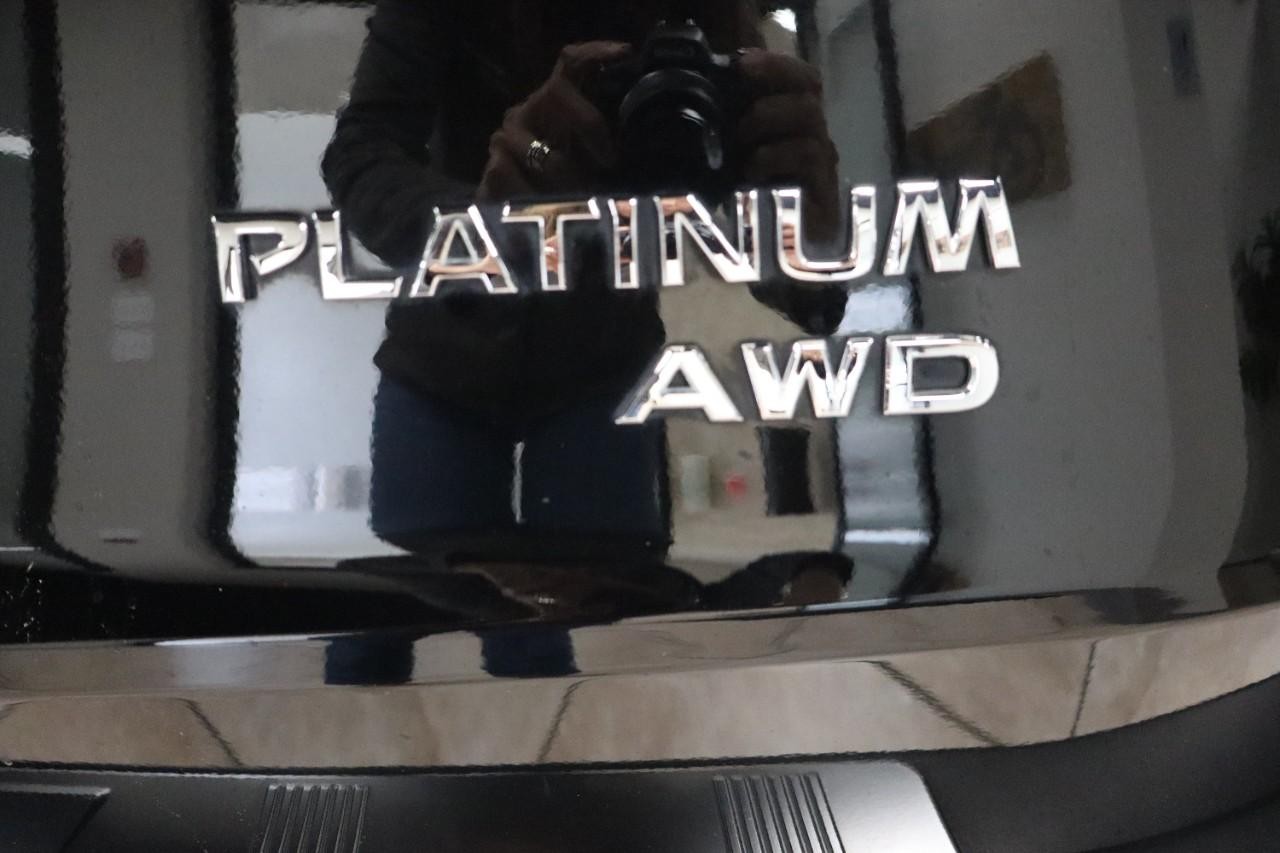 Nissan Rogue Vehicle Full-screen Gallery Image 20