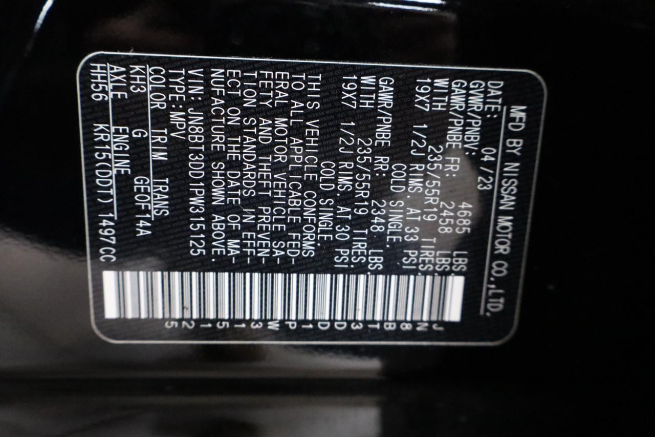 Nissan Rogue Vehicle Full-screen Gallery Image 24