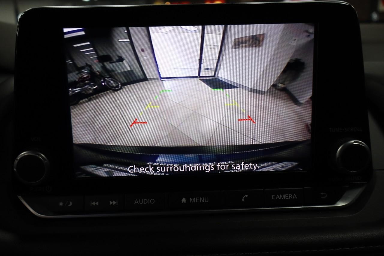 Nissan Rogue Vehicle Full-screen Gallery Image 14