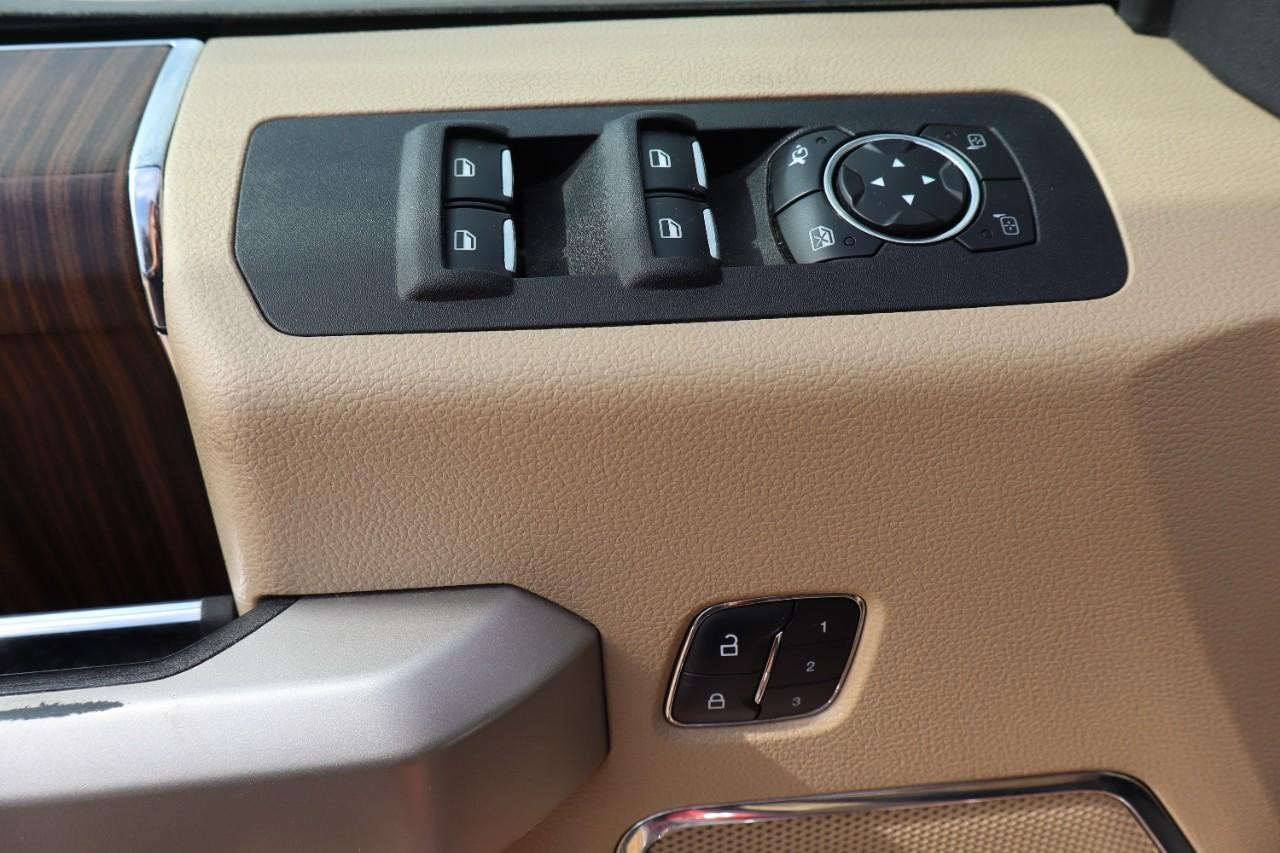 Ford F-150 Vehicle Full-screen Gallery Image 12