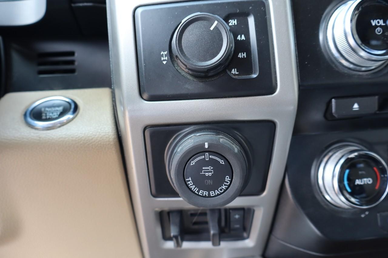 Ford F-150 Vehicle Full-screen Gallery Image 15