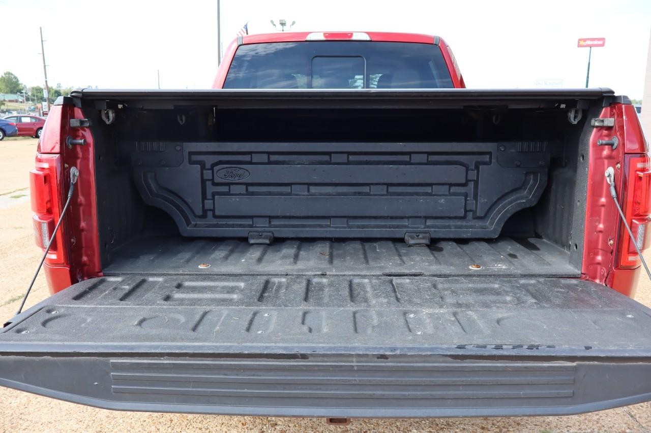 Ford F-150 Vehicle Full-screen Gallery Image 21