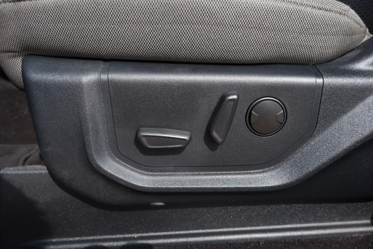 Ford F-150 Vehicle Full-screen Gallery Image 10