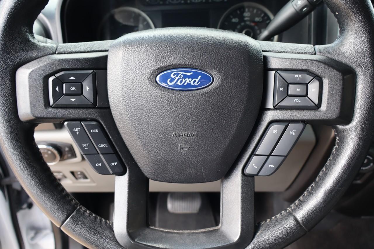 Ford F-150 Vehicle Full-screen Gallery Image 13