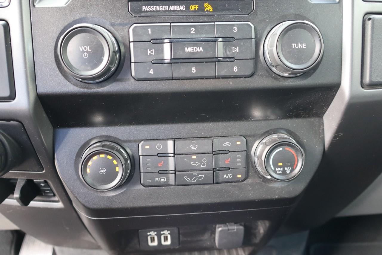 Ford F-150 Vehicle Full-screen Gallery Image 16