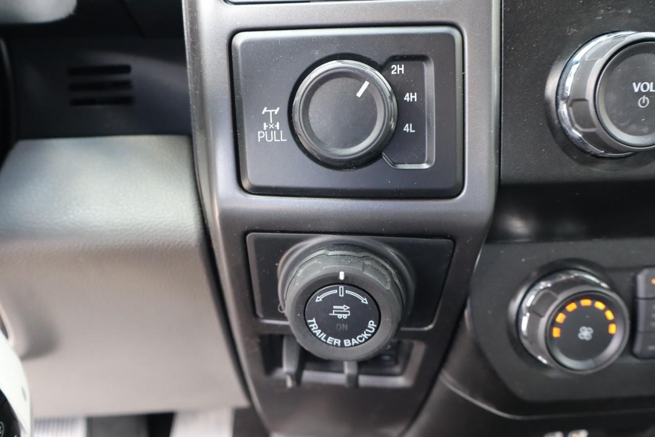 Ford F-150 Vehicle Full-screen Gallery Image 17