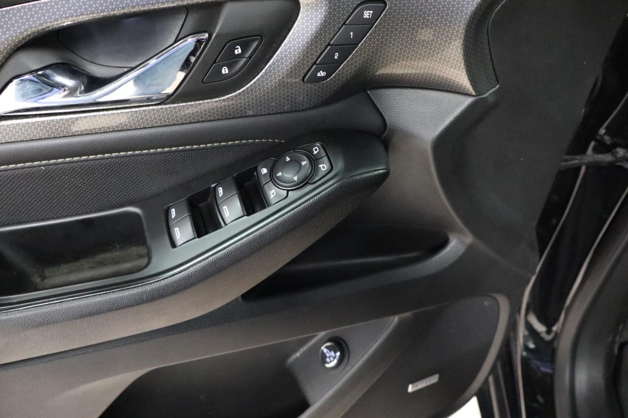 Chevrolet Traverse Vehicle Full-screen Gallery Image 11