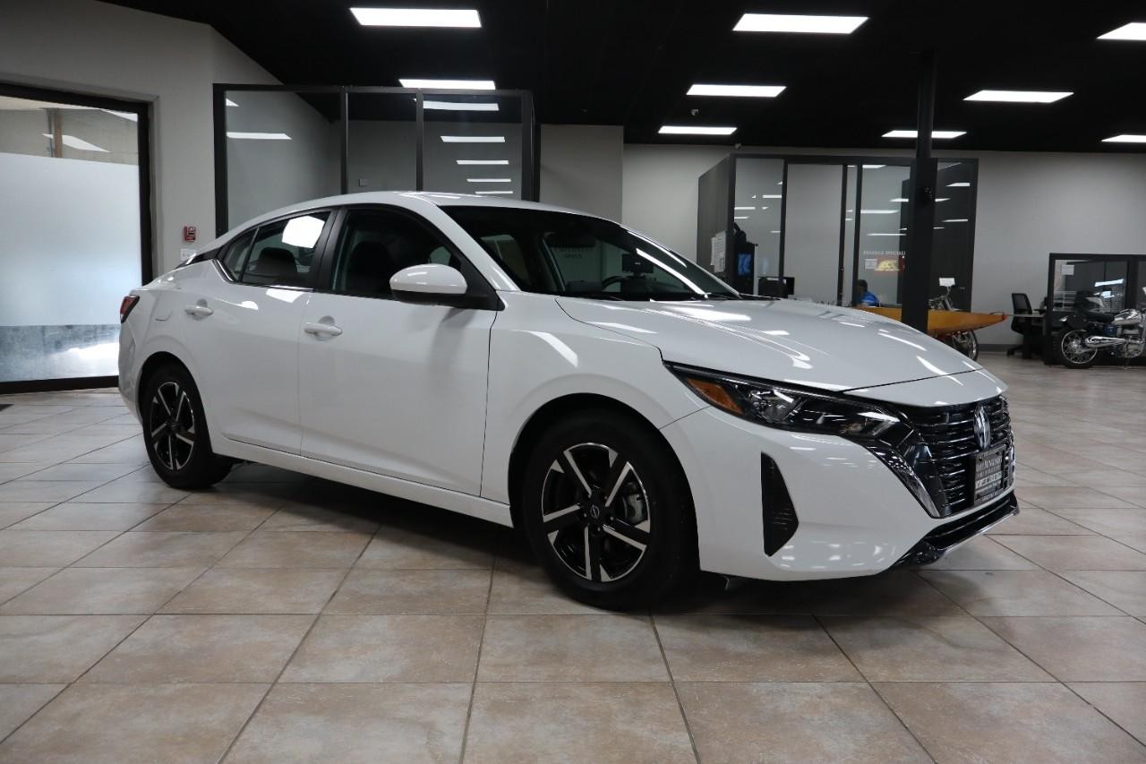 Nissan Sentra Vehicle Full-screen Gallery Image 7